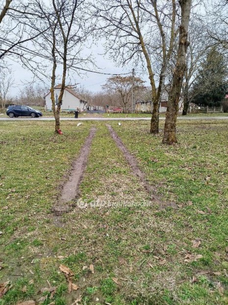 Elad� 68 nm-es h�z R�dfalva