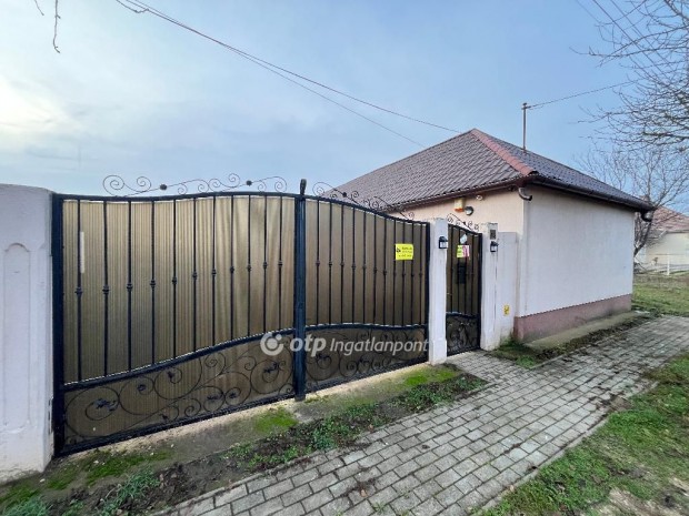 Elad� 69 nm-es h�z Berekb�sz�rm�ny