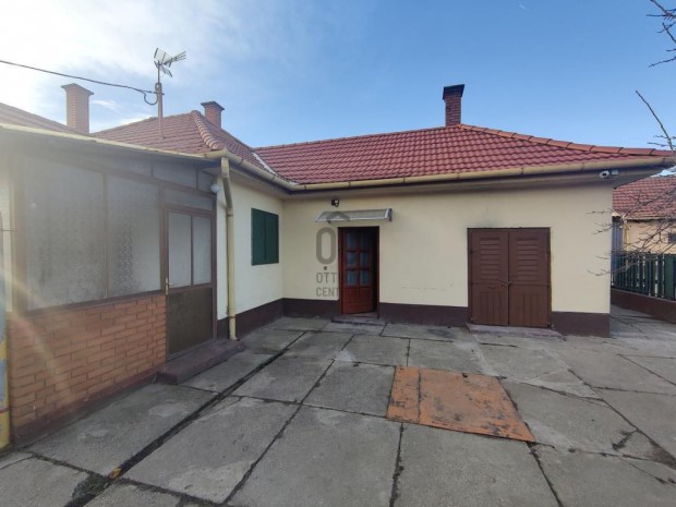 Elad� 69 nm-es h�z Cegl�d