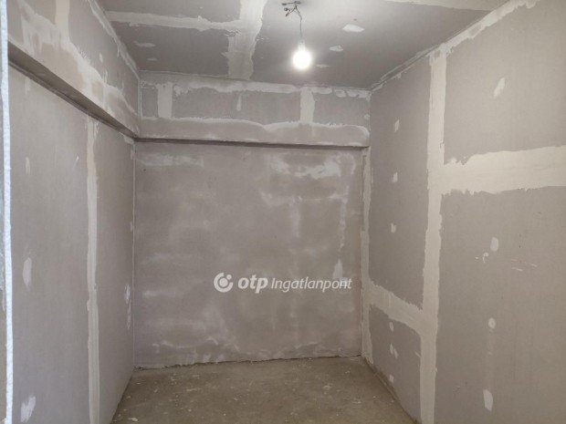 Elad� 69 nm-es h�z Hatvan