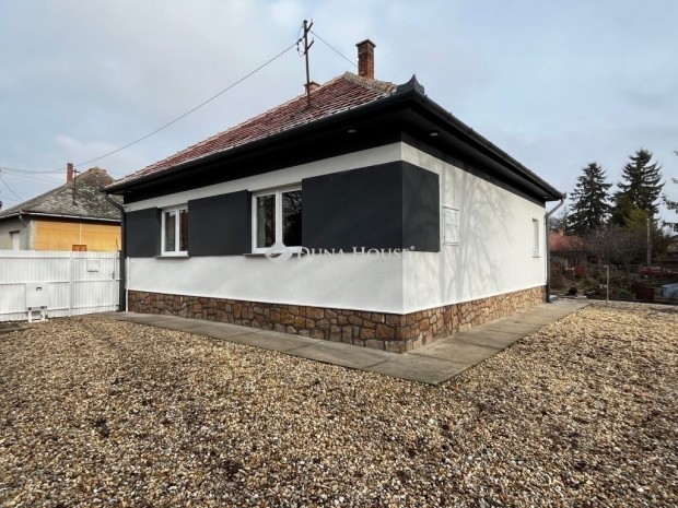 Elad� 69 nm-es h�z Nagyk�ta