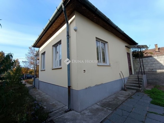 Elad� 69 nm-es h�z Nagyk�ta