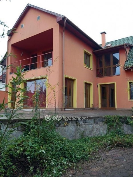 Elad� 69 nm-es lak�s Eger