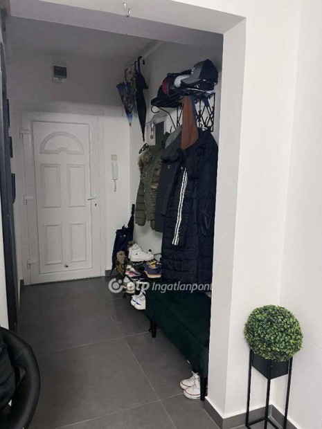 Elad� 69 nm-es lak�s P�pa