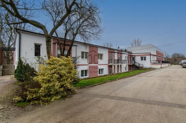 Elad� 69 nm-es lak�s Sz�kesfeh�rv�r