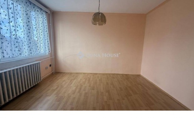 Elad� 69 nm-es lak�s Szombathely #5110042