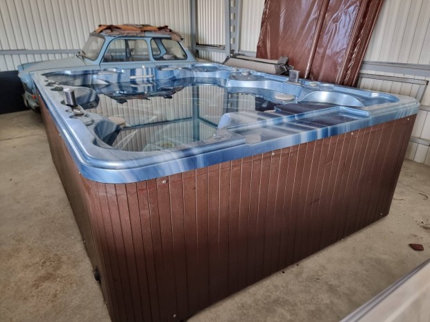 Elad 6 szemlyes Jacuzzi / Jakuzzi