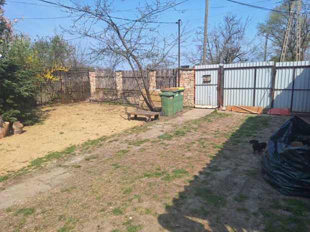 Elad� 70 nm-es Csal�di h�z H�dmez�v�s�rhely Nefelejcs utca