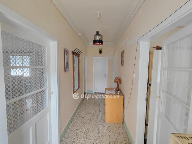 Elad� 70 nm-es h�z Cs�ny