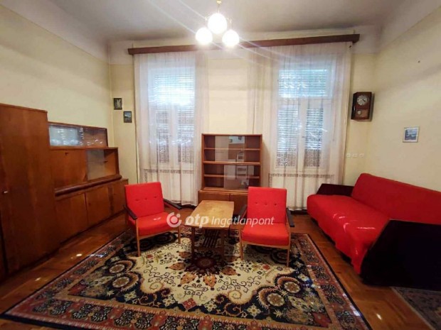 Elad� 70 nm-es h�z Csorna