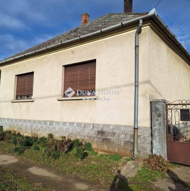 Eladó 70 nm-es ház Egyházashollós #4818794