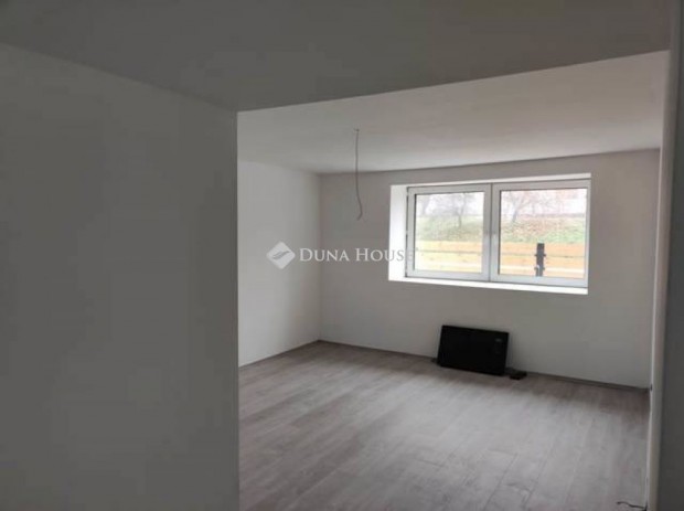 Elad� 70 nm-es h�z K�nya