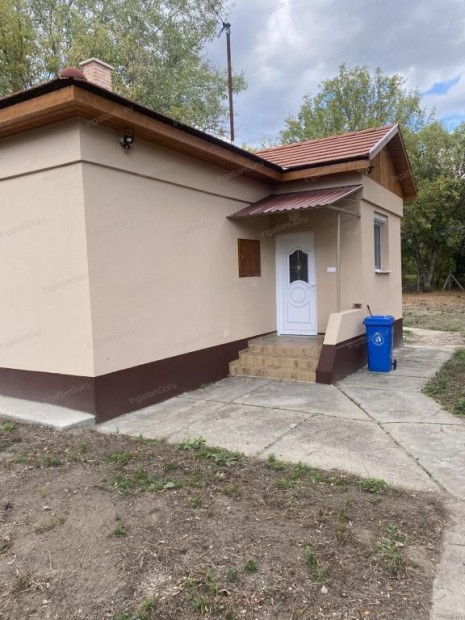 Elad� 70 nm-es h�z Kunbaracs