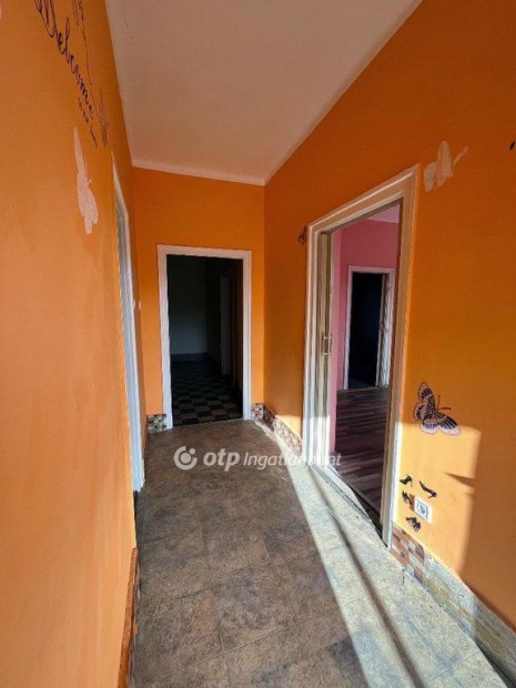 Elad� 70 nm-es h�z Sz�szv�r