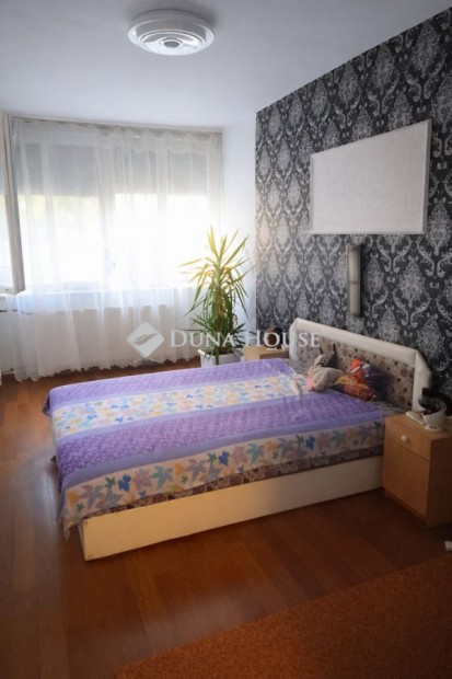 Elad� 70 nm-es lak�s Debrecen