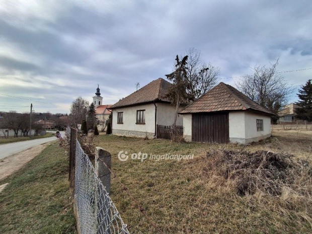 Elad� 71 nm-es h�z Cserh�tsur�ny