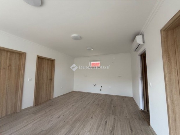 Elad� 71 nm-es h�z D�nszentmikl�s