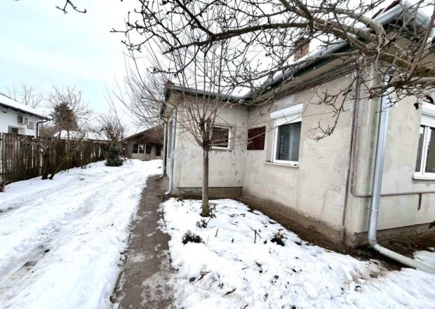 Elad� 71 nm-es h�z Pilis