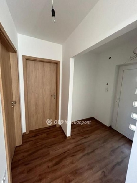 Elad� 71 nm-es h�z Tordas