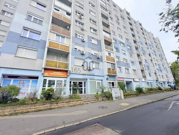 Elad� 71 nm-es lak�s Budapest 13. ker. #5185374