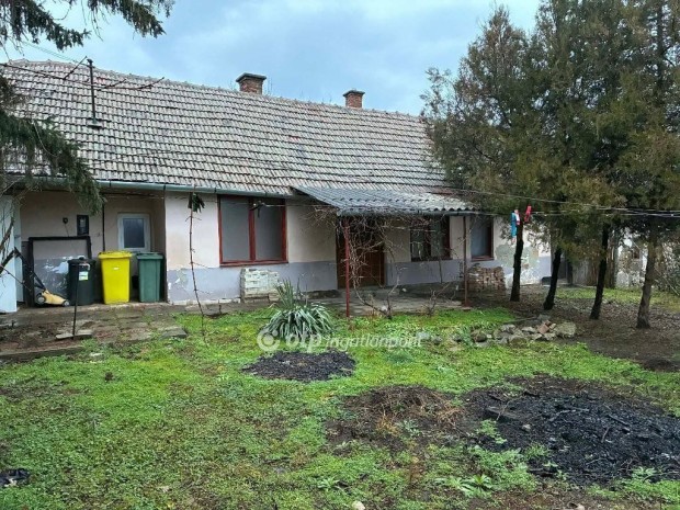 Elad� 72 nm-es h�z Gyula