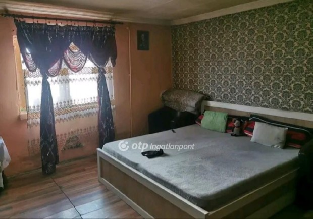 Elad� 72 nm-es h�z Hajd�dorog