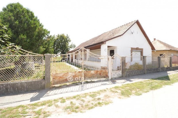 Elad� 72 nm-es h�z L�r�v