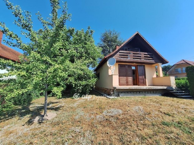 Elad� 73 nm-es h�z �brah�mhegy