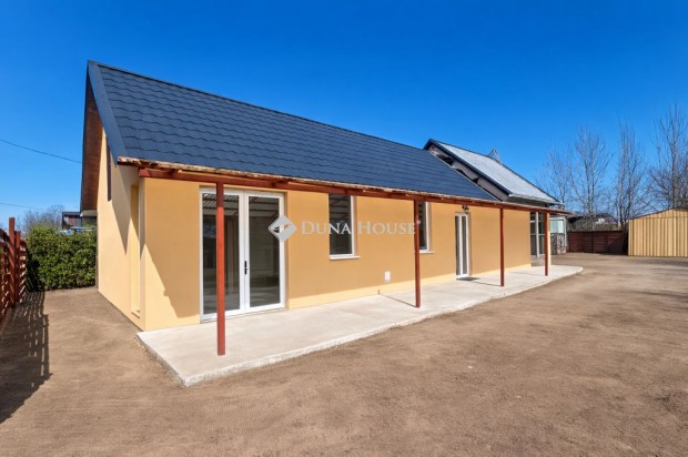 Elad� 73 nm-es h�z Pilis