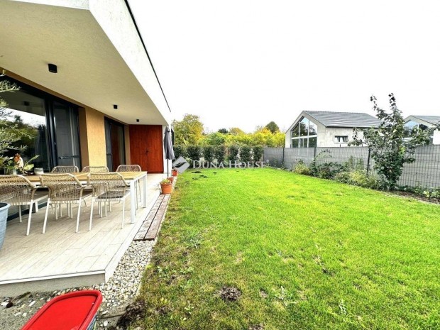 Elad� 73 nm-es h�z Si�fok