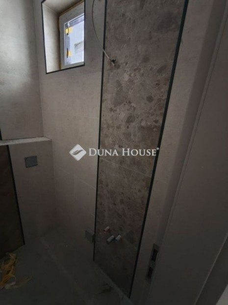 Elad� 73 nm-es lak�s Kecskem�t