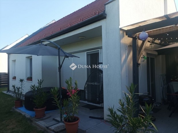 Elad� 74 nm-es h�z Leps�ny