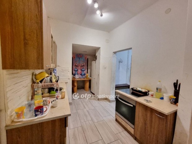 Elad� 74 nm-es h�z P�pa