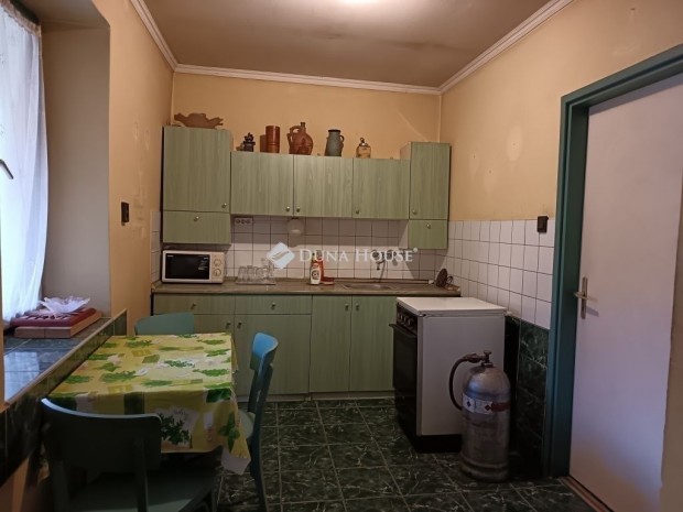 Elad� 74 nm-es h�z Szabadbatty�n