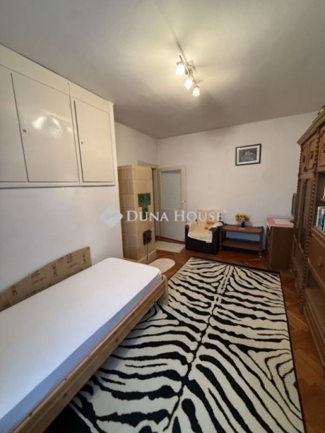 Elad� 74 nm-es lak�s Balatonf�red