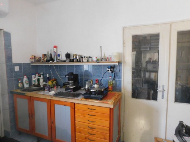 Elad� 75 nm-es Fel�j�tand� Csal�di h�z Tiszak�cske