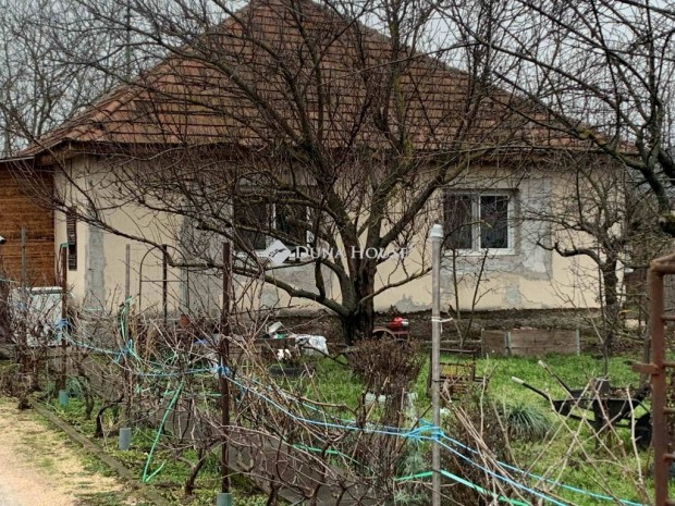 Elad� 75 nm-es h�z Adony