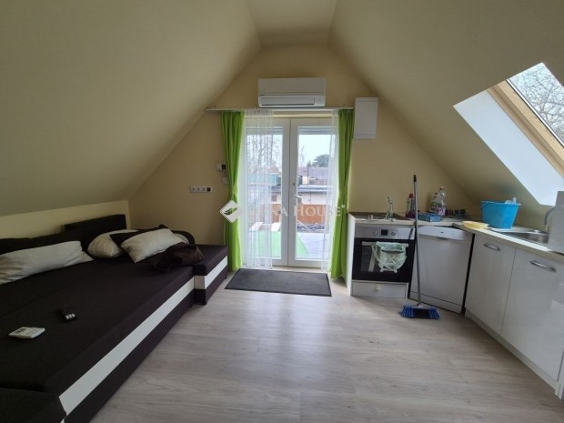 Elad� 75 nm-es h�z Balatonkenese