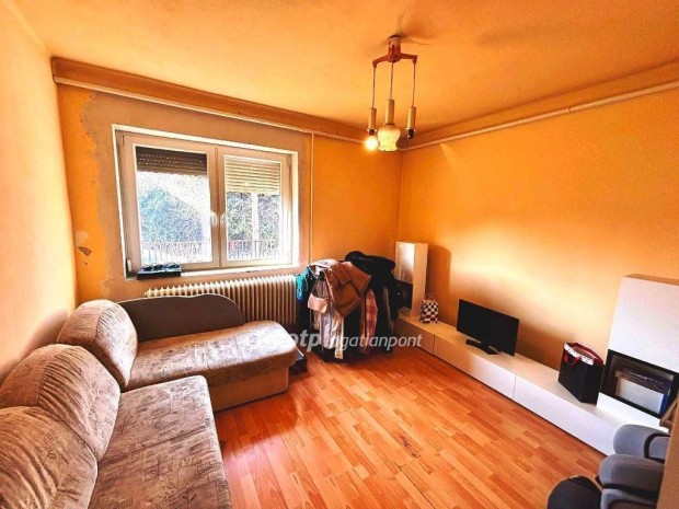 Elad� 75 nm-es h�z Tass