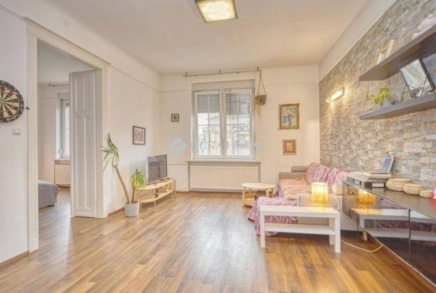 Elad� 75 nm-es lak�s Budapest 12. ker. #5155016