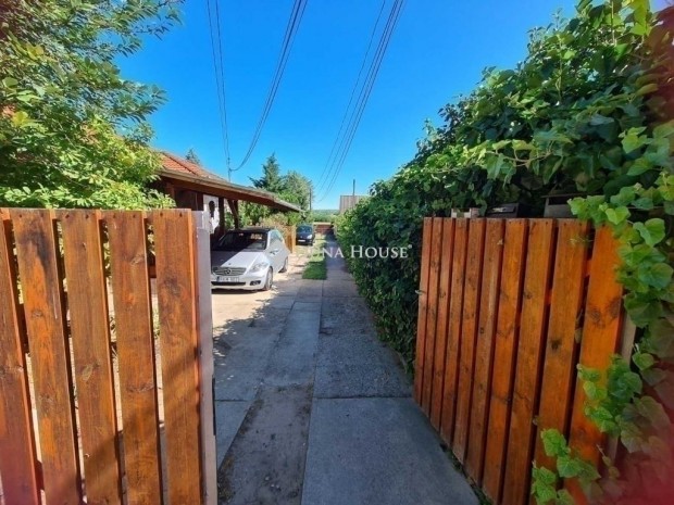 Elad� 76 nm-es h�z Gy�mr�