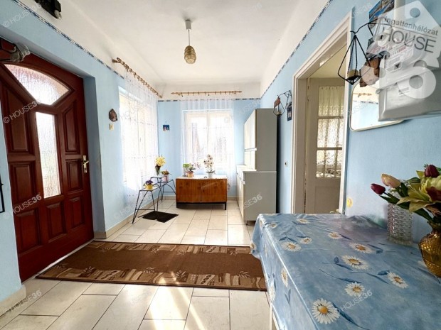 Elad� 76 nm-es h�z V�rosf�ld