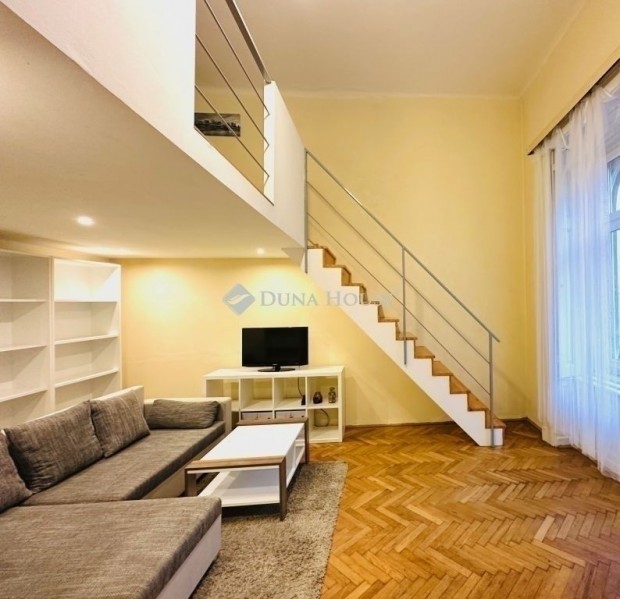 Elad� 76 nm-es lak�s Budapest 8. ker.