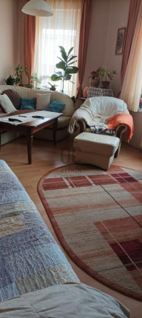 Elad� 76 nm-es lak�s Zalaegerszeg