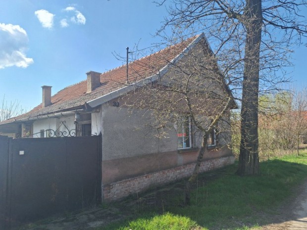 Elad� 77 nm-es Csal�di h�z B�k�ss�mson Munk�csy utca