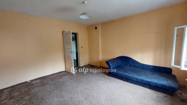 Elad� 77 nm-es h�z D�vav�nya