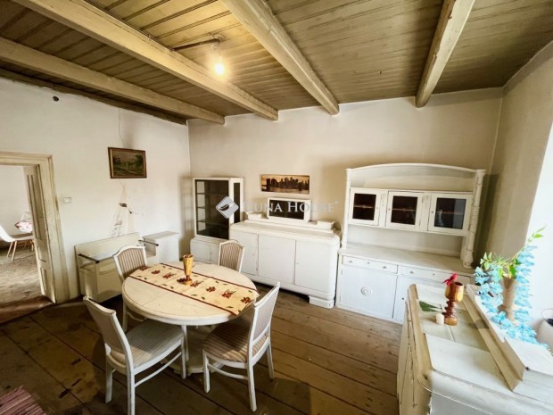 Elad� 77 nm-es h�z S�rosd