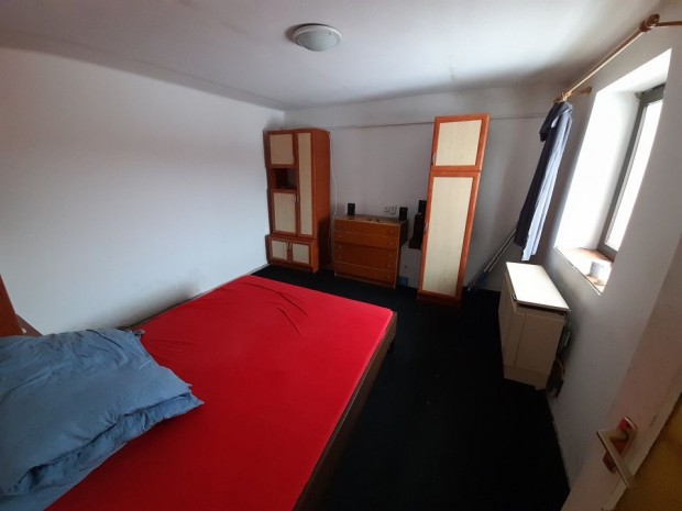 Elad� 78 nm-es Fel�j�tand� Csal�di h�z Kup