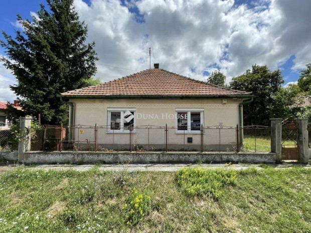 Elad� 78 nm-es h�z Jobb�gyi