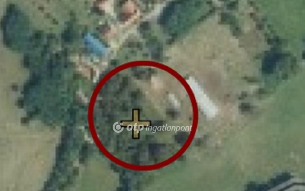 Elad� 7950 nm-es telek Magyarsz�k